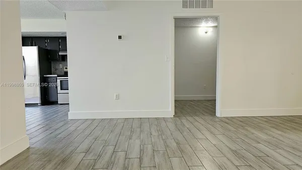 $2,500 | 8075 Southwest 107th Avenue, Unit 311, Miami, FL 33173