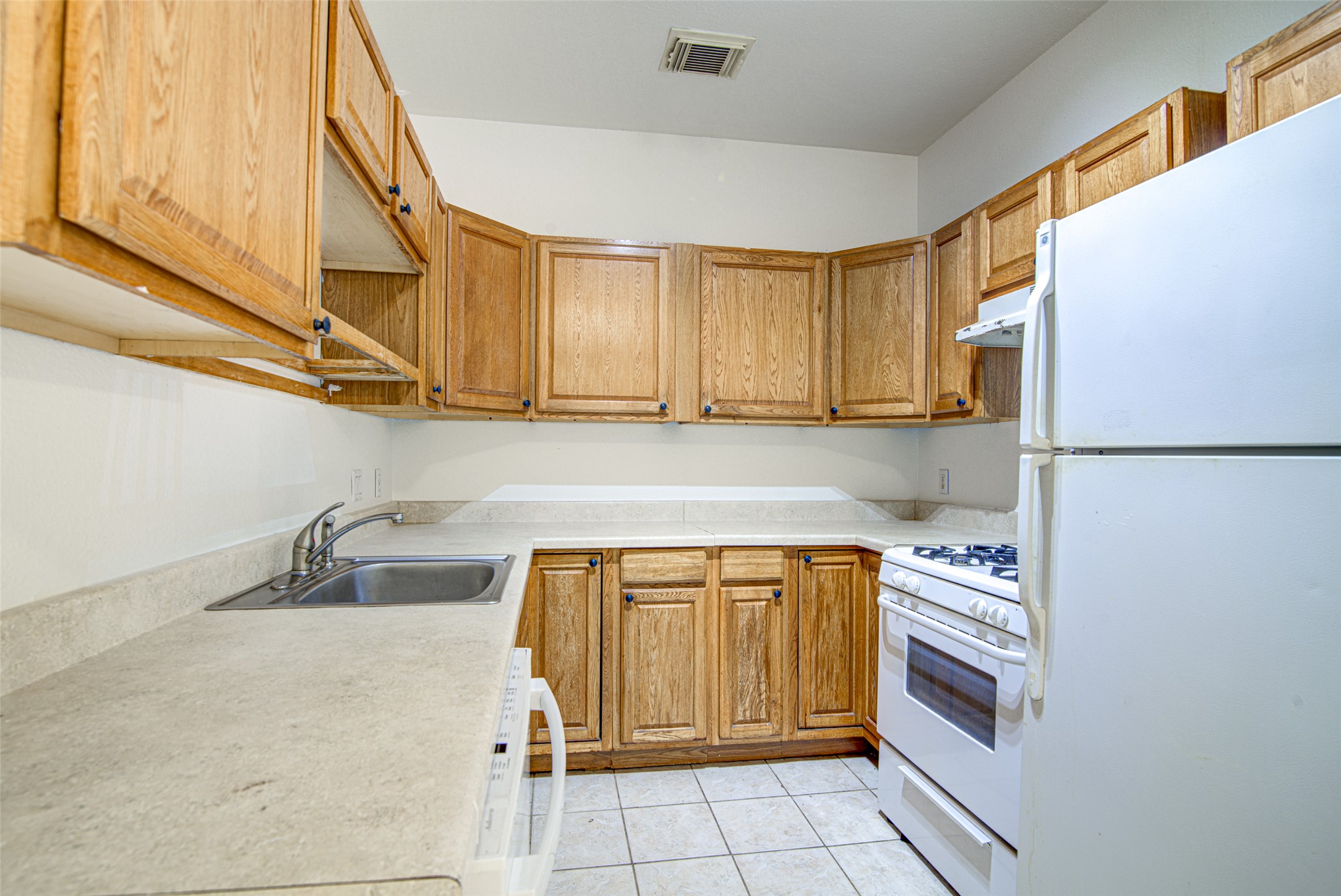 4605 Ribbecke Avenue Austin, TX 78721 - Photo 10 of 22 Gallery Image 10