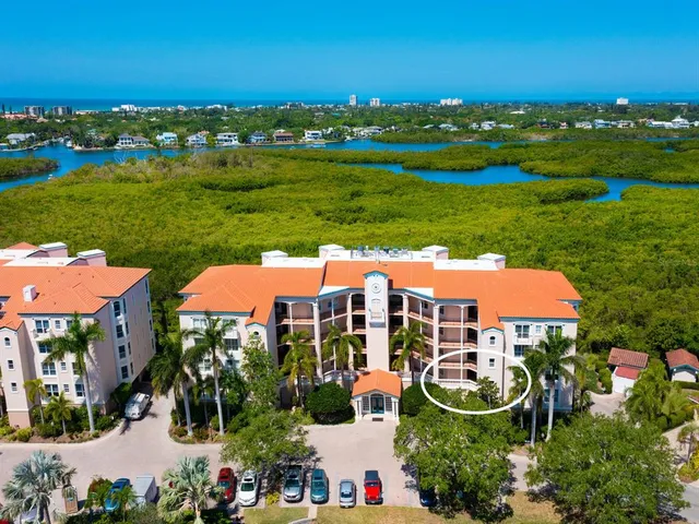 $549,000 | 5420 Eagles Point Circle, Unit 105, Sarasota, FL 34231