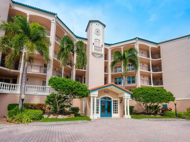 $549,000 | 5420 Eagles Point Circle, Unit 105, Sarasota, FL 34231