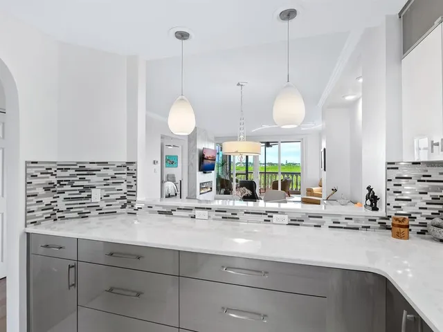 $549,000 | 5420 Eagles Point Circle, Unit 105, Sarasota, FL 34231