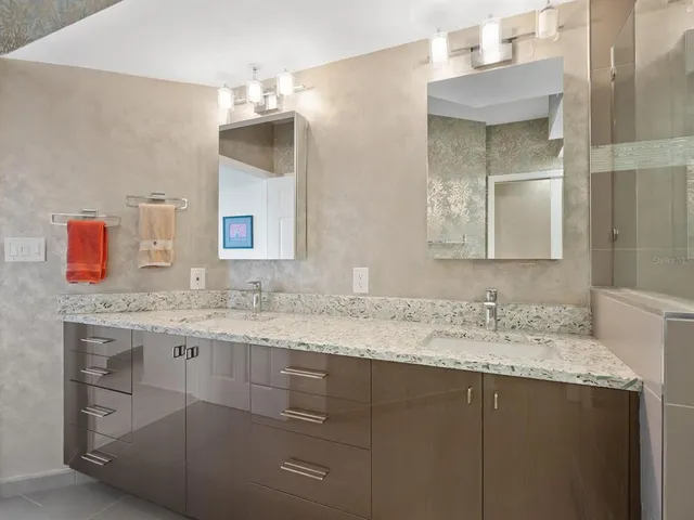 $549,000 | 5420 Eagles Point Circle, Unit 105, Sarasota, FL 34231