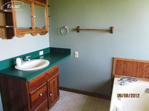 7345 East Bristol Road Davison, MI 48423 - Photo 11 of 22 20229798-10.JPG