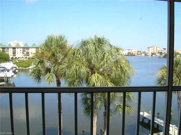 $11,000 | 9101 Vanderbilt Drive, Unit 304, Naples, FL 34108
