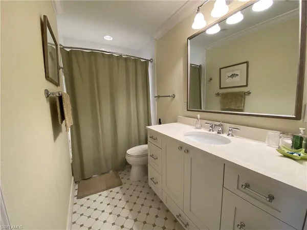 $11,000 | 9101 Vanderbilt Drive, Unit 304, Naples, FL 34108