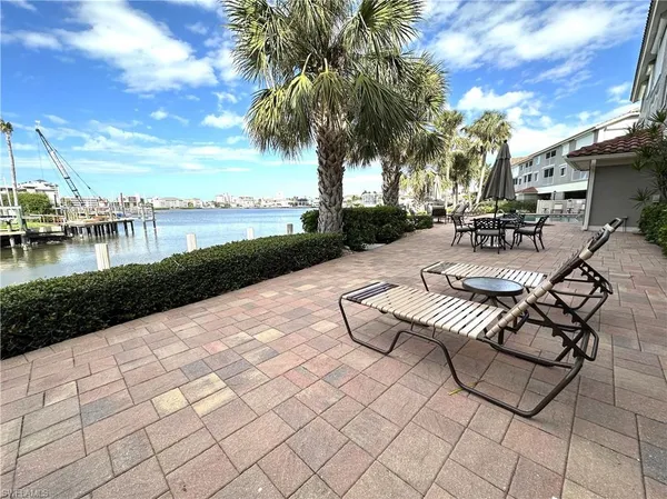 $11,000 | 9101 Vanderbilt Drive, Unit 304, Naples, FL 34108