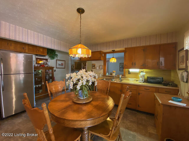 8530 Chase Road Louisville, KY 40258 - Photo 10 of 29 IMG_3426