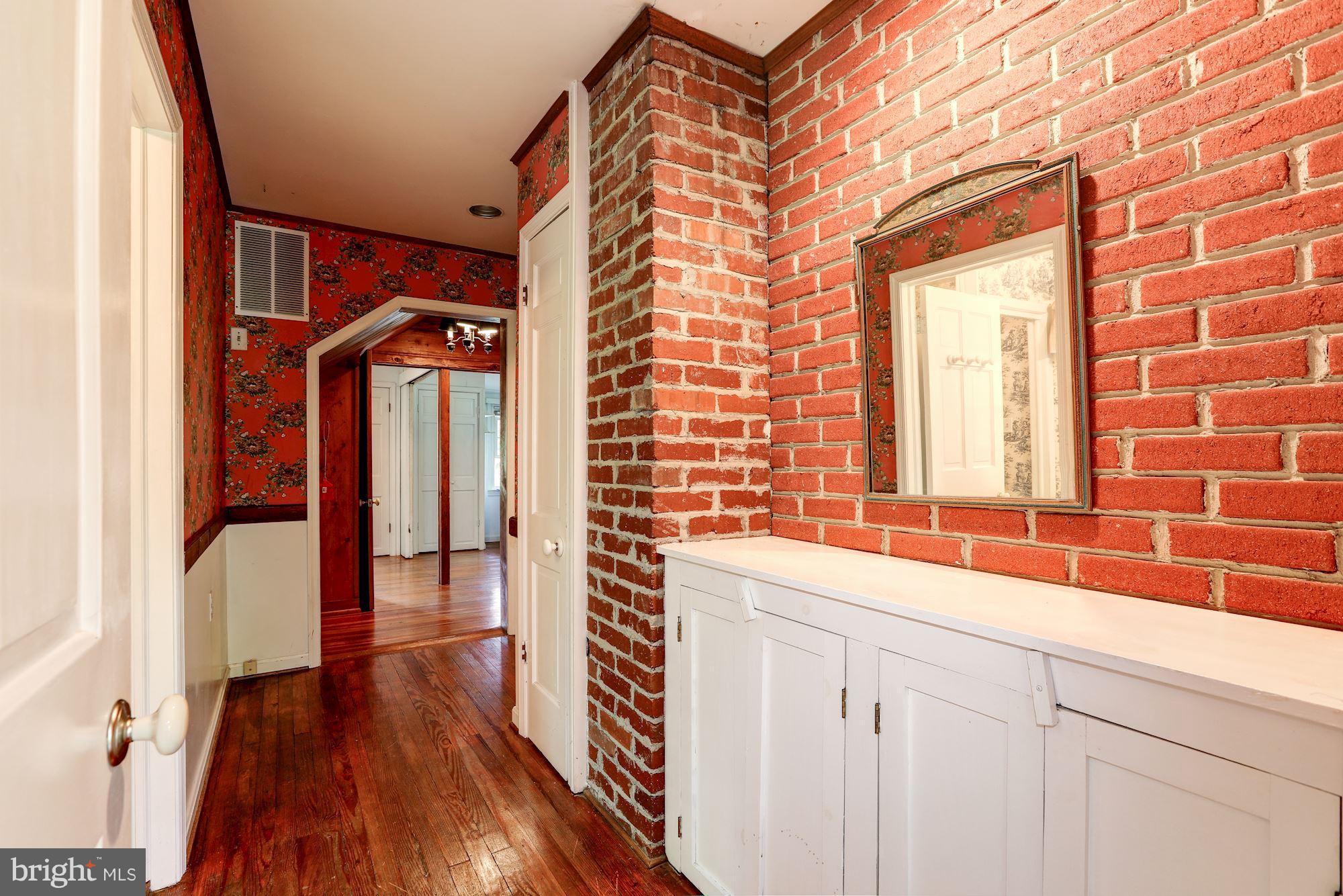 11511 Glen Road Potomac, MD 20854 - Photo 16 of 28 2nd level hallway offers ample storage