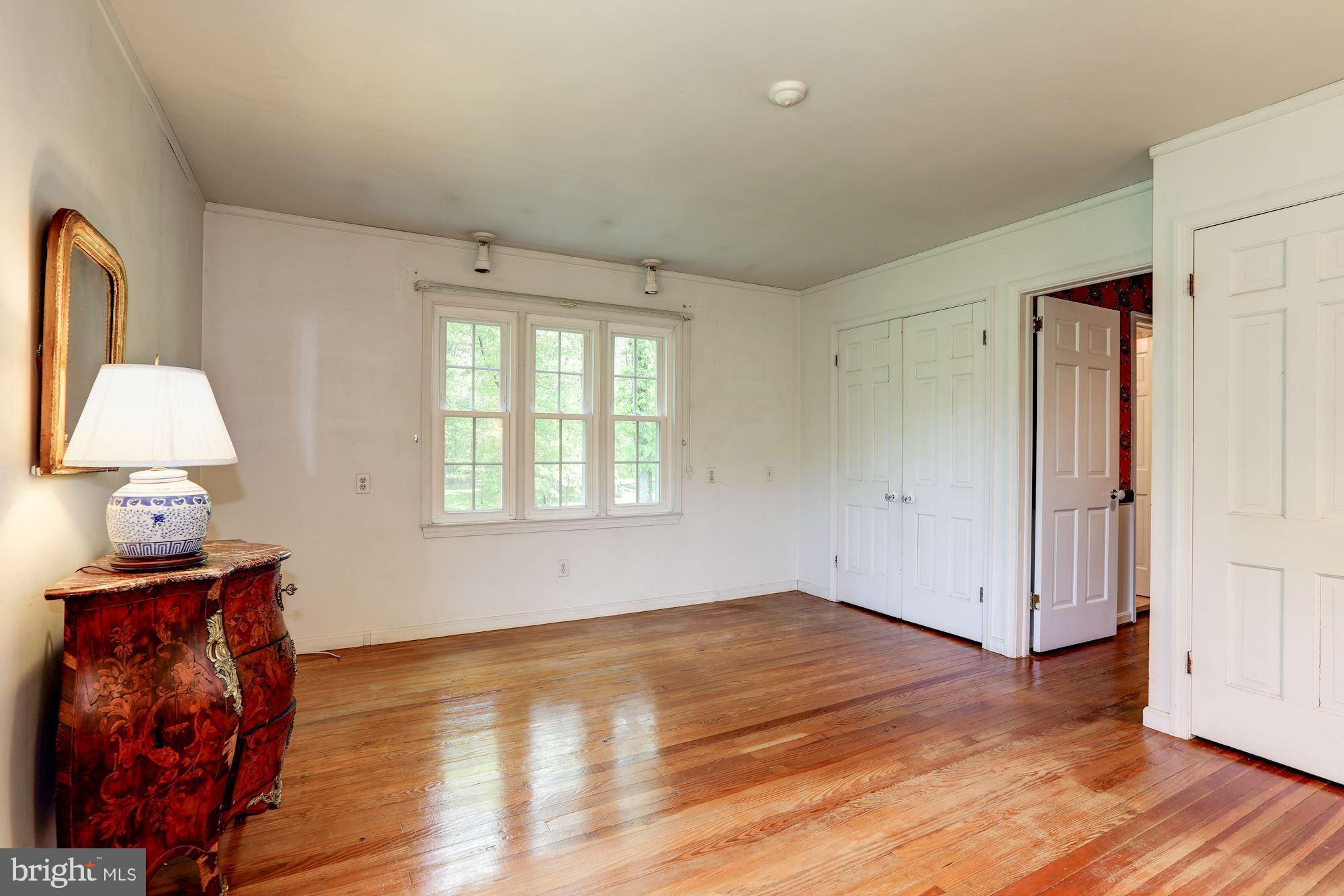 11511 Glen Road Potomac, MD 20854 - Photo 18 of 28 Master bedroom w/double exposure