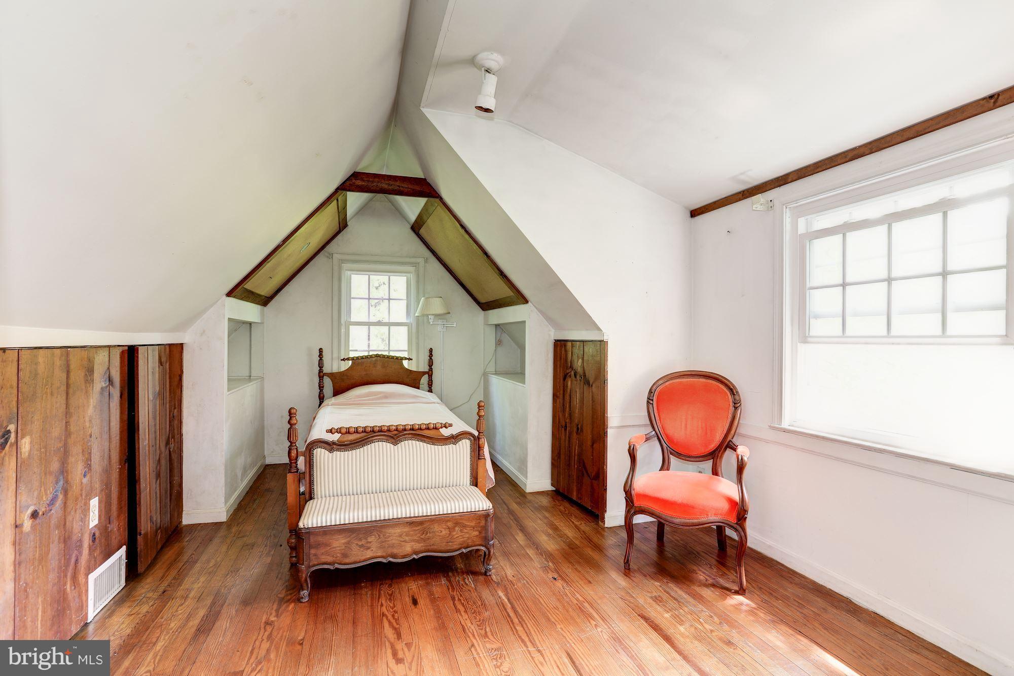 11511 Glen Road Potomac, MD 20854 - Photo 21 of 28 Cozy 2nd floor bedroom w/dormer and loads of light