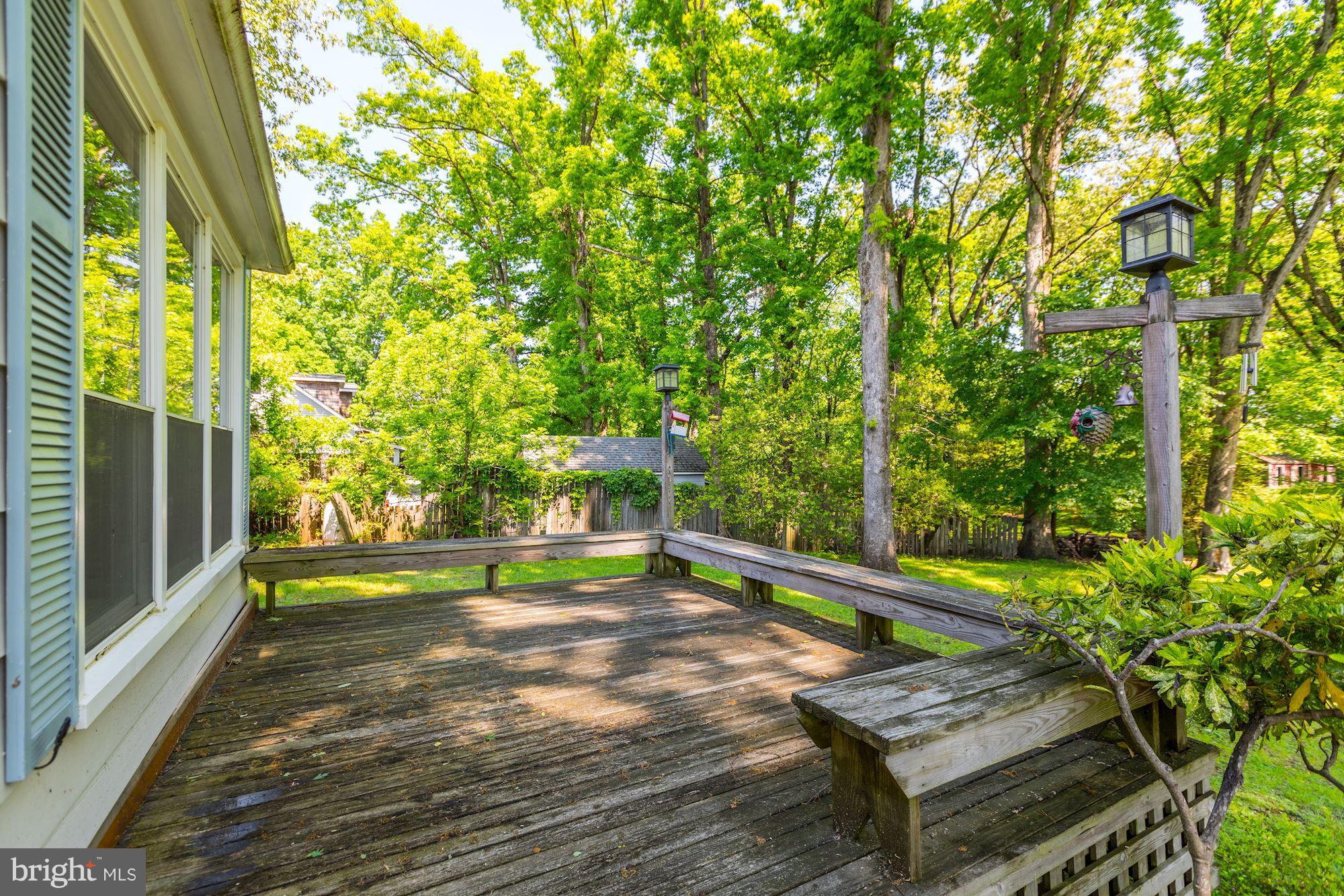 11511 Glen Road Potomac, MD 20854 - Photo 25 of 28 Back deck