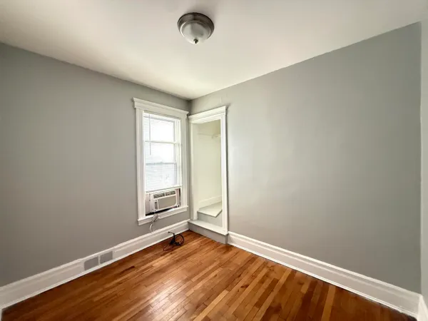 $1,095 | 4858 Commonwealth Street, Unit 2, Detroit, MI 48208