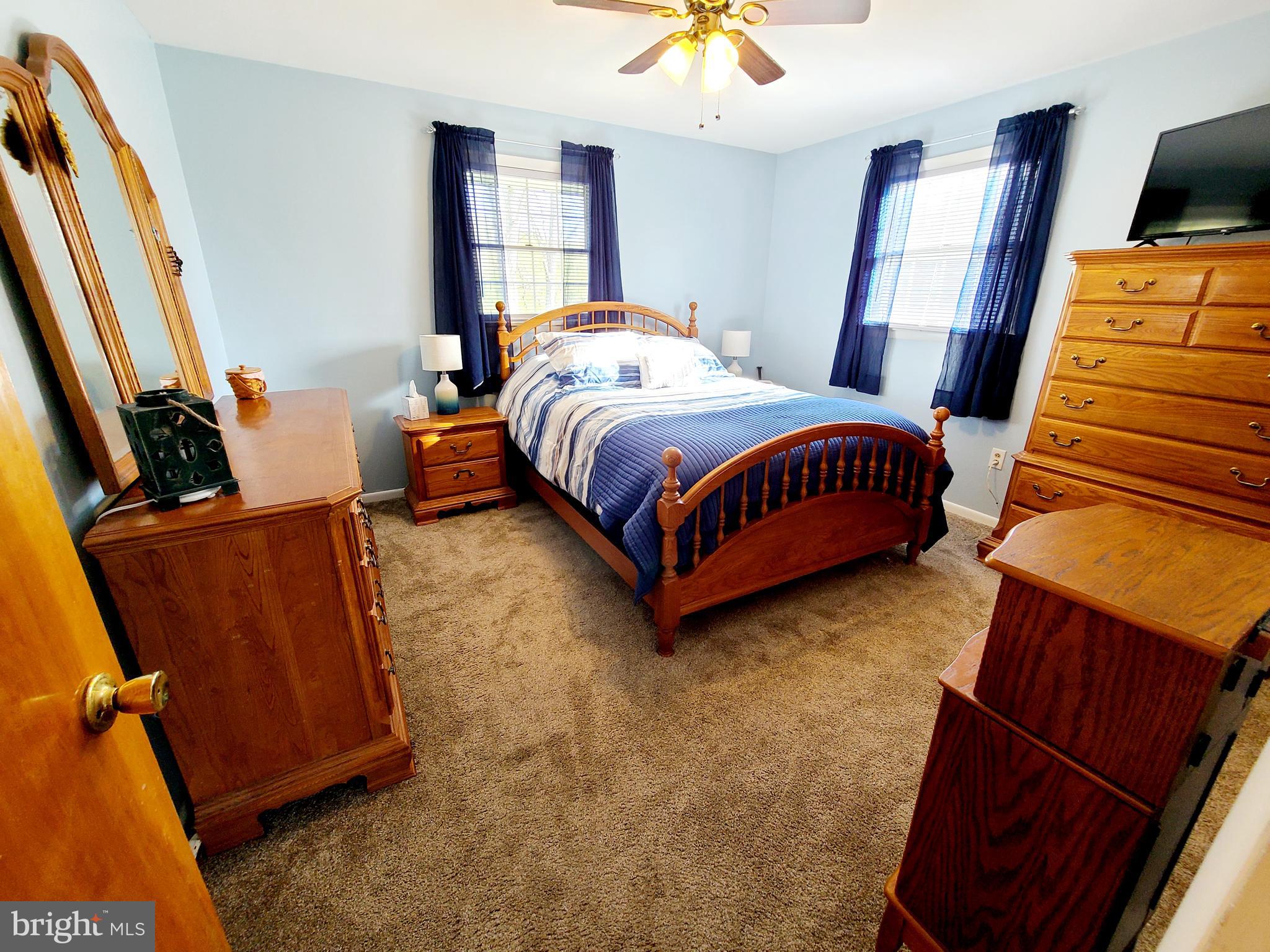 14803 Viewcrest Road Southwest Cumberland, MD 21502 - Photo 13 of 38 Primary bedroom
