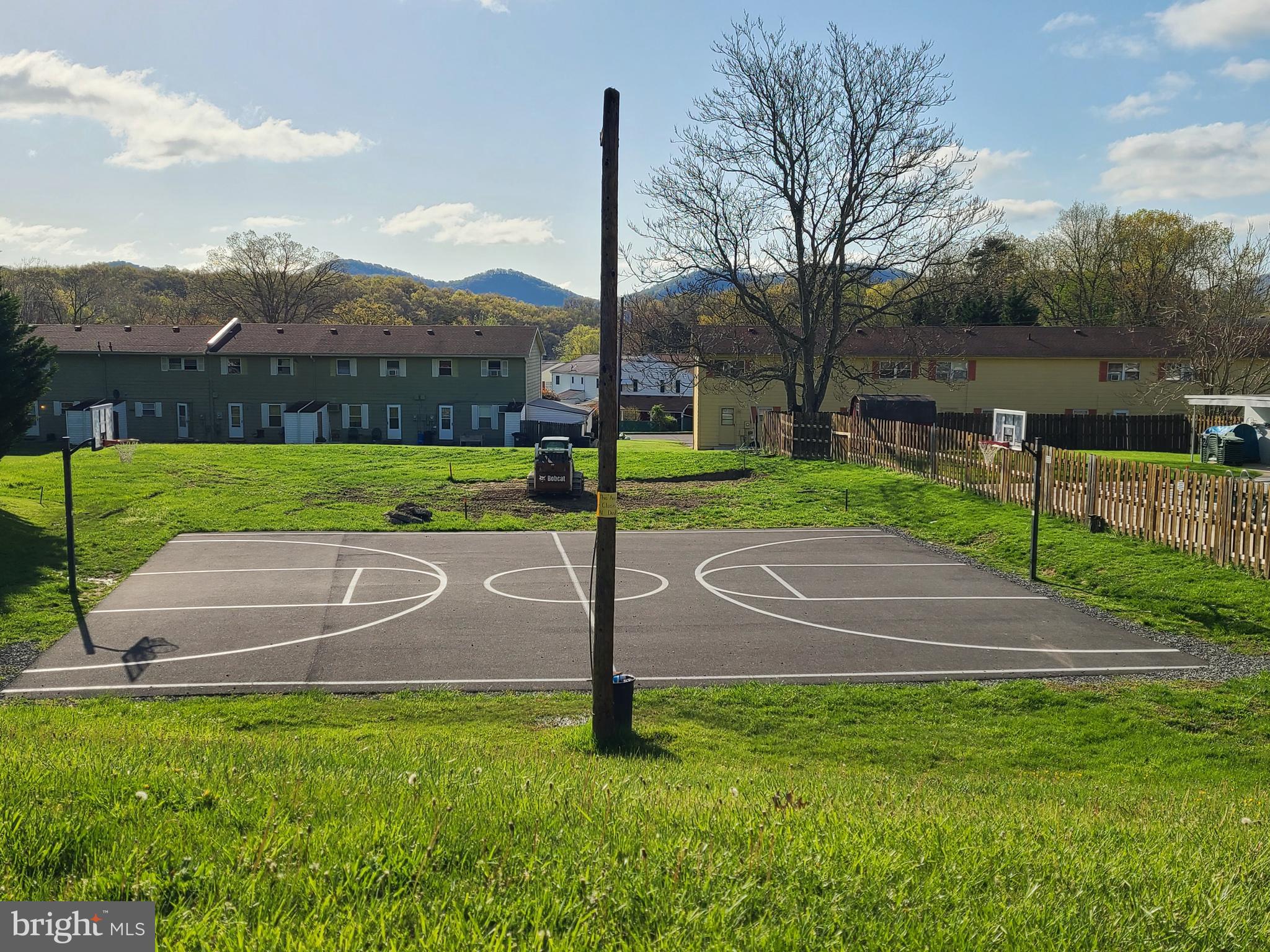 14803 Viewcrest Road Southwest Cumberland, MD 21502 - Photo 36 of 38 Community Basketball Court