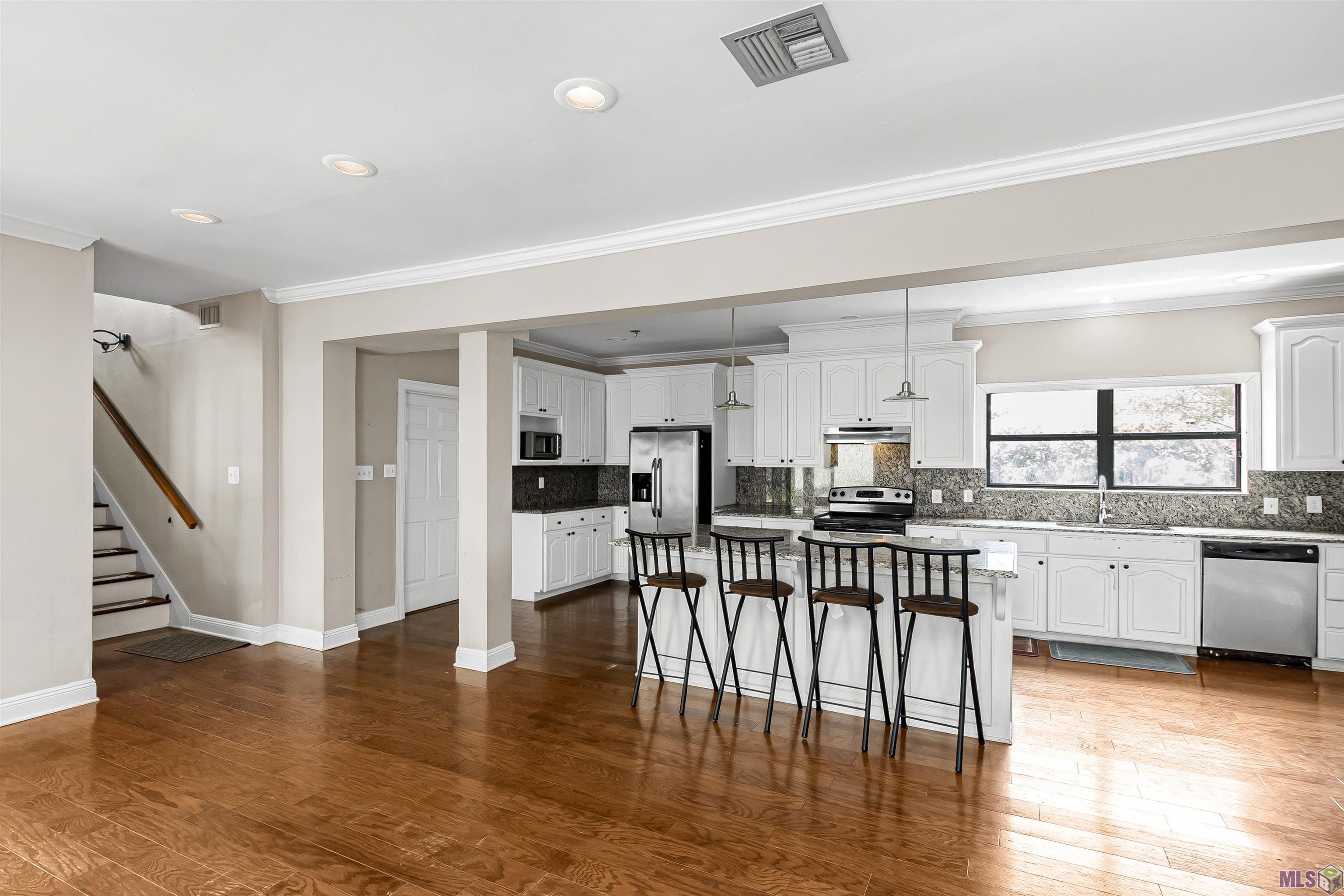 880 Rue Crozat Baton Rouge, LA 70810 - Photo 8 of 32