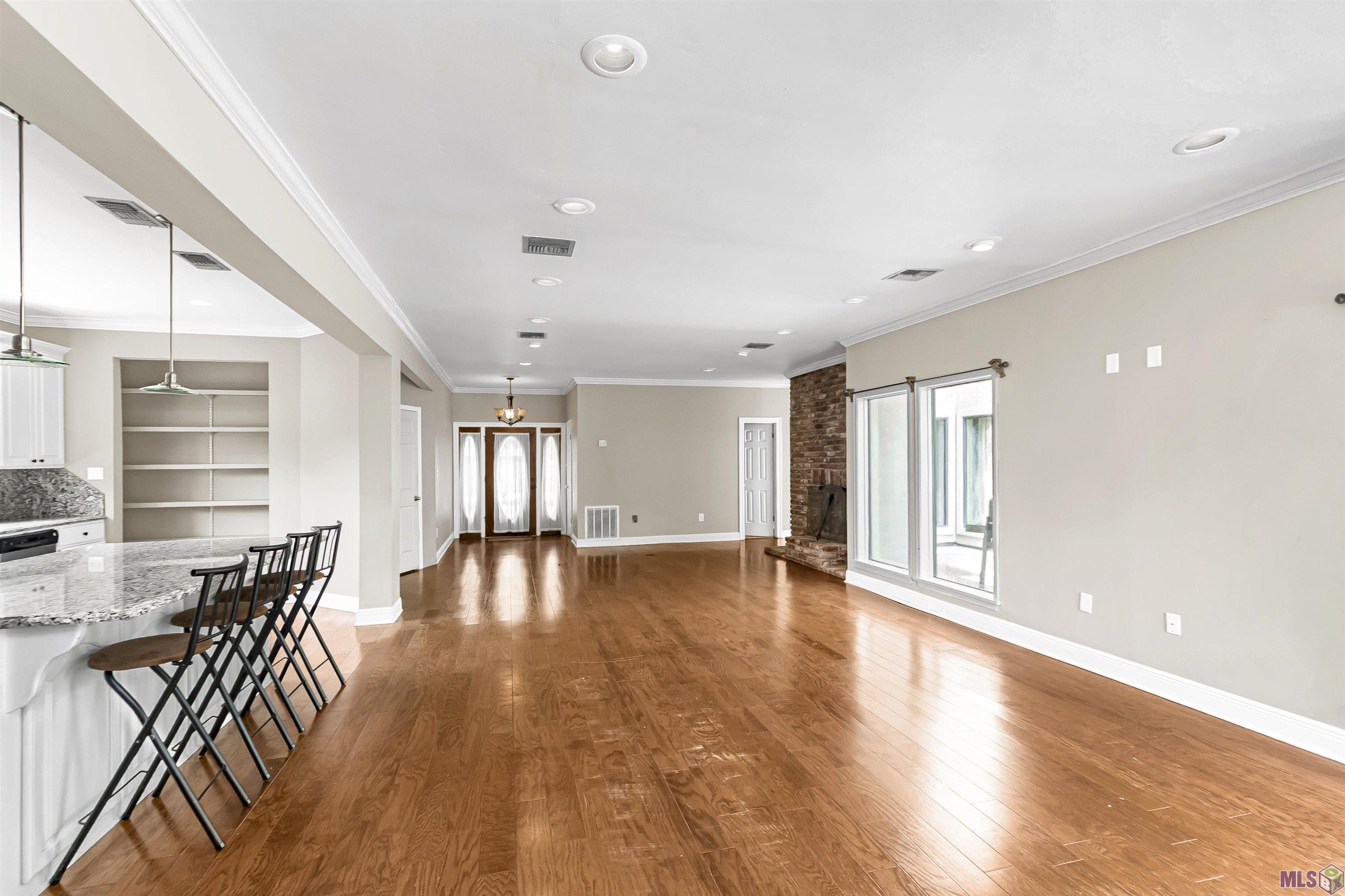 880 Rue Crozat Baton Rouge, LA 70810 - Photo 9 of 32