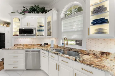 $1,250,000 | 4200 Maid Stone Drive, Lake Charles, LA 70605