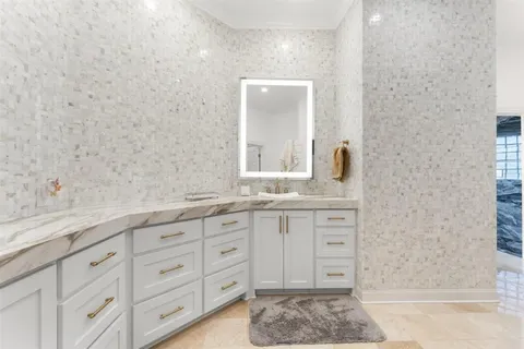 $1,250,000 | 4200 Maid Stone Drive, Lake Charles, LA 70605