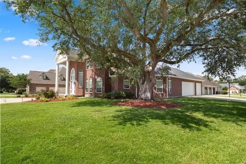 $1,250,000 | 4200 Maid Stone Drive, Lake Charles, LA 70605