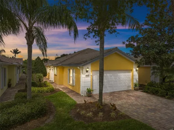 $425,000 | 4944 Corsica Square, Vero Beach, FL 32967