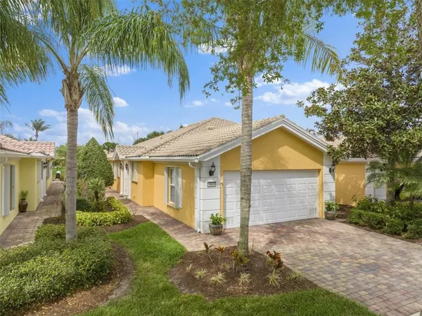 $425,000 | 4944 Corsica Square, Vero Beach, FL 32967