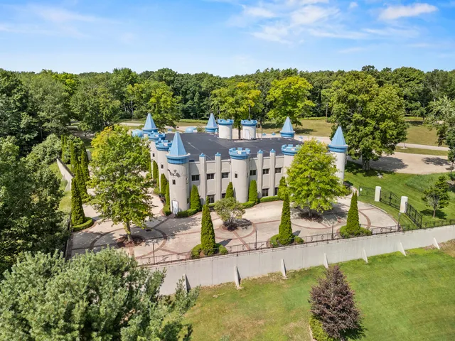 $345,900 | 9348 Center Lane, Stanwood, MI 49346