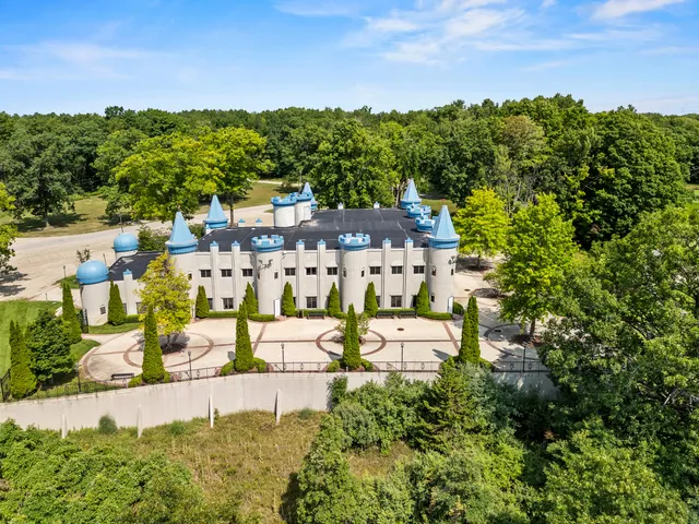 $345,900 | 9348 Center Lane, Stanwood, MI 49346