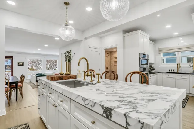 $599,900 | 141 Park Avenue, Grayslake, IL 60030