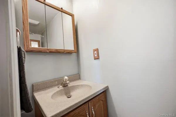 $149,900 | 19 Dogwood Lane, Manorville, NY 11949