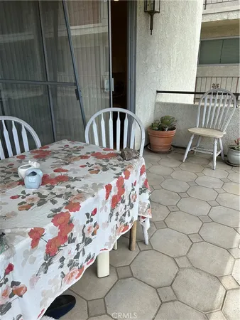 $3,999 | 5315 Yarmouth Avenue, Unit 216, Encino, CA 91316