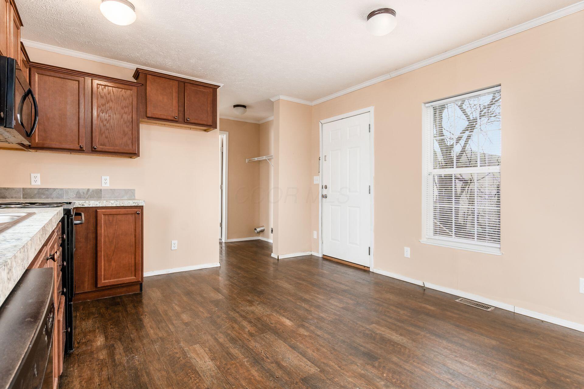 755 Stelzer Road, Unit 54 Columbus, OH 43219 - Photo 17 of 28 Interior