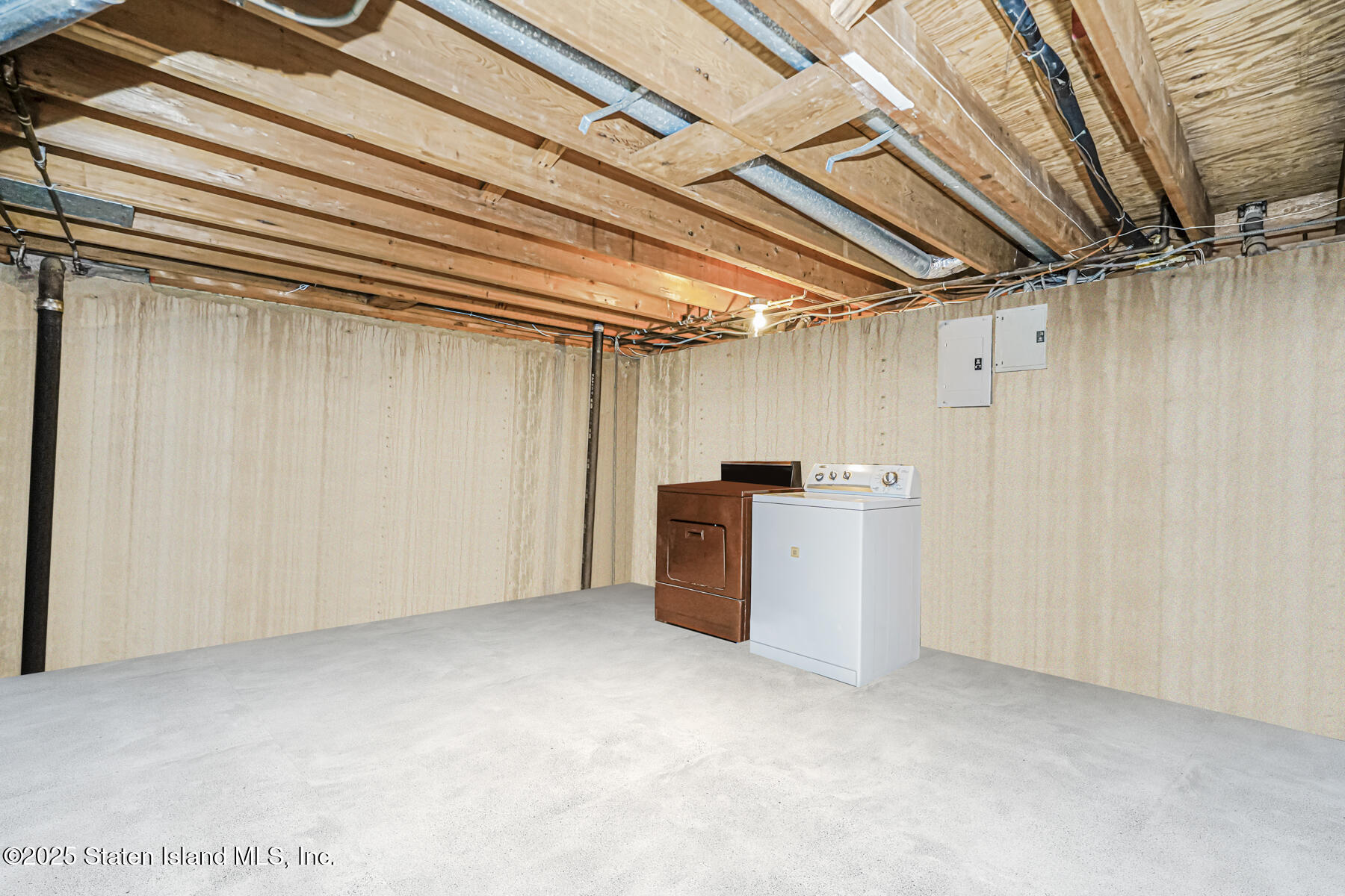 33 Ebey Lane Staten Island, NY 10312 - Photo 20 of 23 a view of a storage & utility room