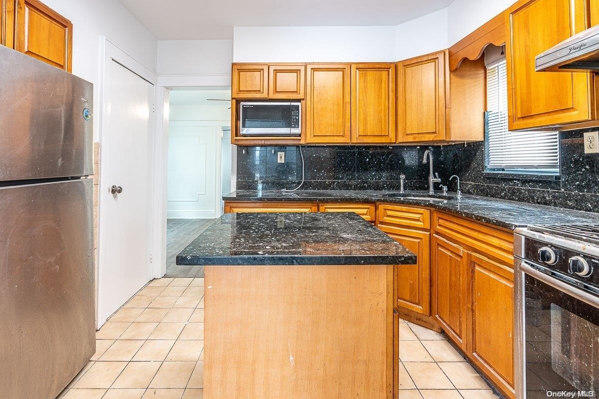 88-40 69th Road Queens, NY 11375 - Photo 18 of 30