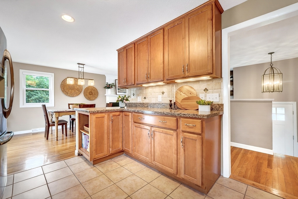 104 Hartwell Road Bedford, MA 01730 - Photo 5 of 34