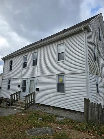 $3,200 | 712 Lawrence Street, Unit 2, Lowell, MA 01852