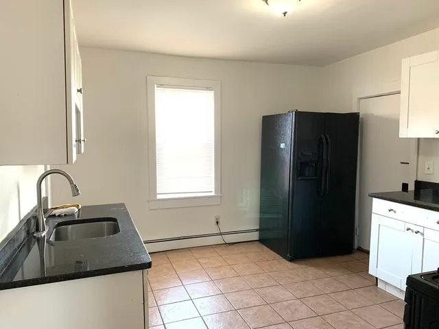 $3,200 | 712 Lawrence Street, Unit 2, Lowell, MA 01852