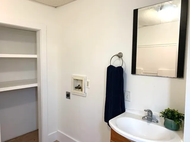 $3,200 | 712 Lawrence Street, Unit 2, Lowell, MA 01852