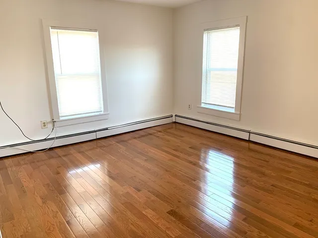 $3,200 | 712 Lawrence Street, Unit 2, Lowell, MA 01852