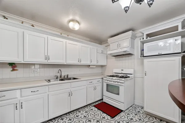 $600,000 | 530 Frankie Street, Unit 1, Houston, TX 77015