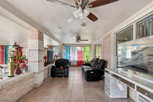 $600,000 | 530 Frankie Street, Unit 1, Houston, TX 77015