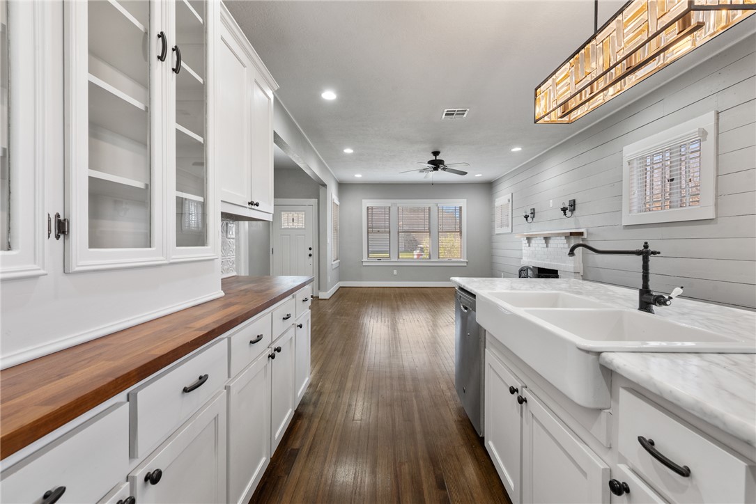 712 East 28th Street Bryan, TX 77803 - Photo 10 of 29