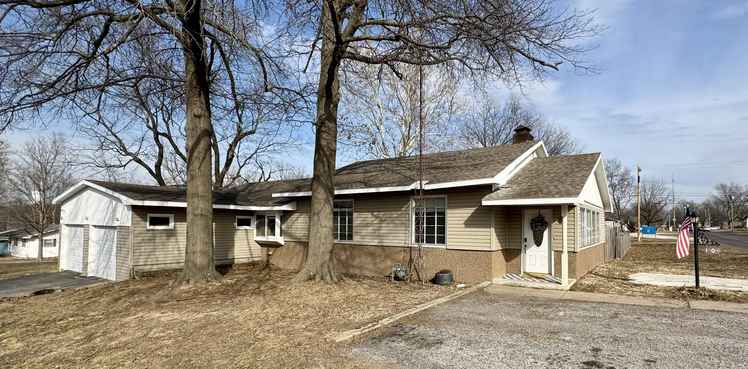 1201 4th Street Monett, MO 65708 - Photo 1 of 1 IMG_7404
