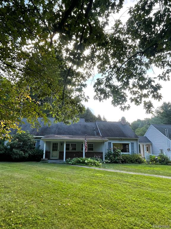 8874 Lansing Avenue Rives Junction, MI 49277 - Photo 2 of 19