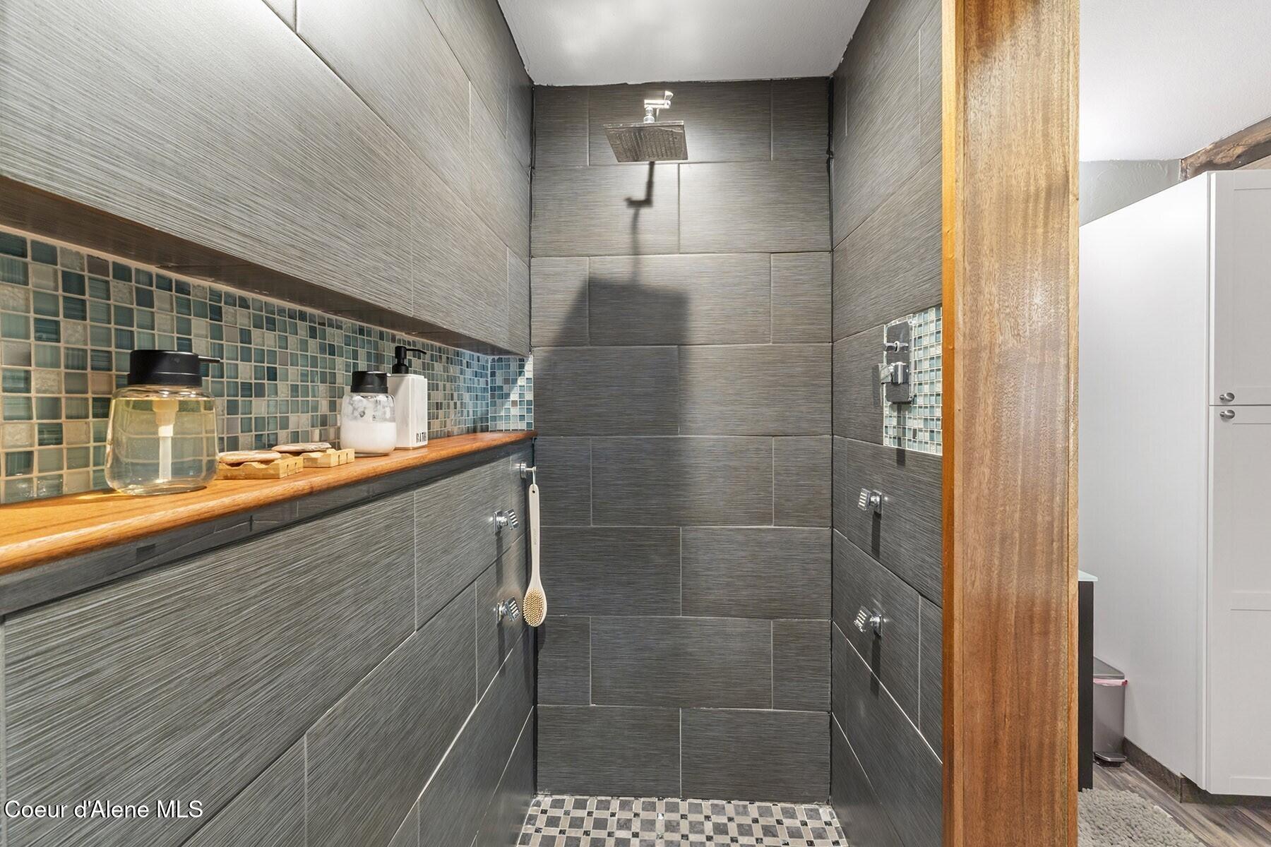 11341 North Church Road Rathdrum, ID 83858 - Photo 22 of 66 Primary Suite Walk-in Shower