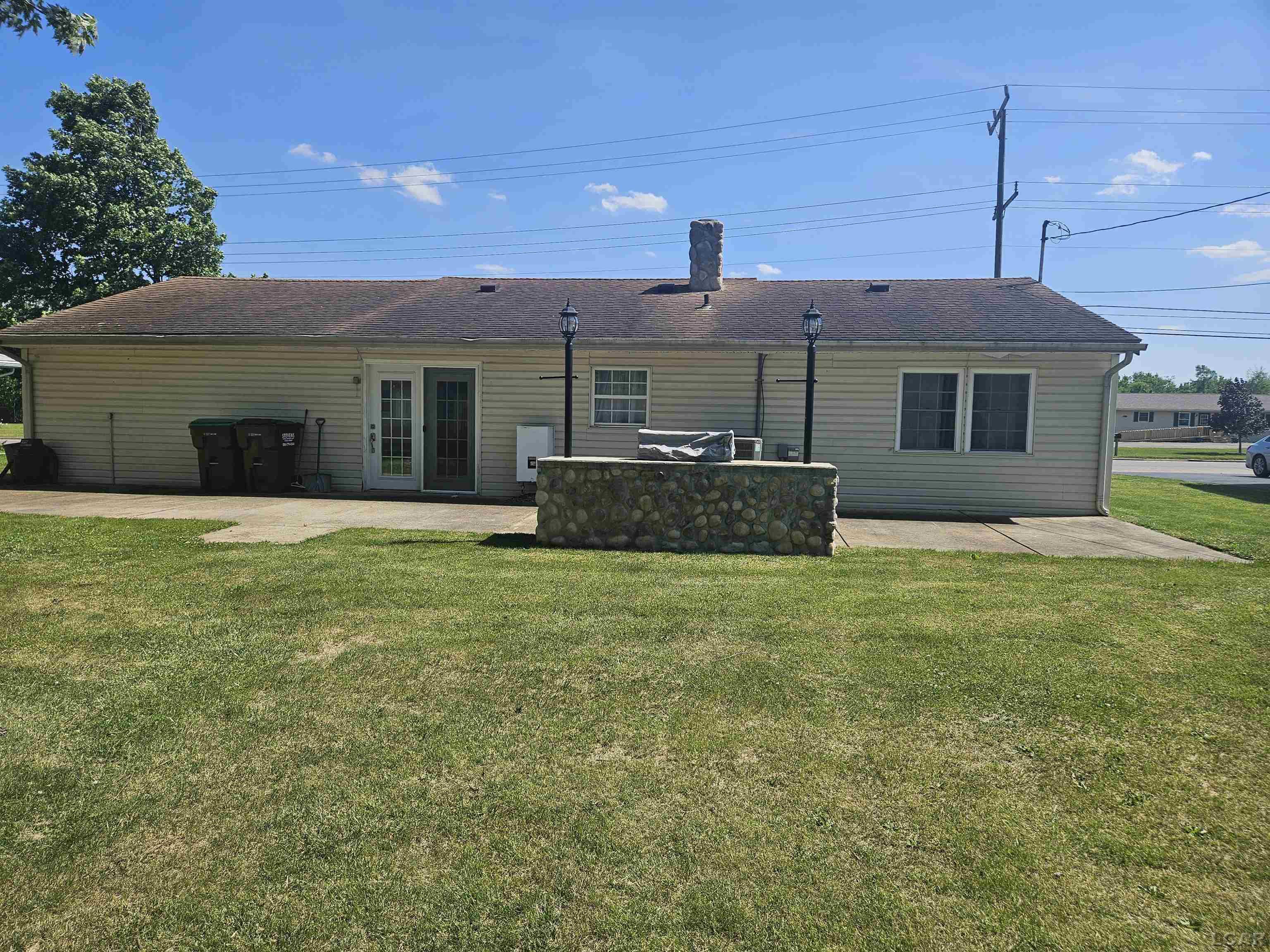 601 West Russell Road Tecumseh, MI 49286 - Photo 2 of 26
