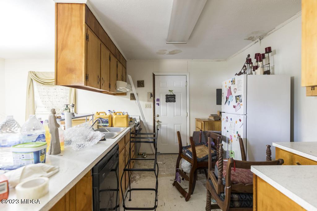 7369 Thomaston Road Macon, GA 31220 - Photo 10 of 25 a kitchen view with table and chairs