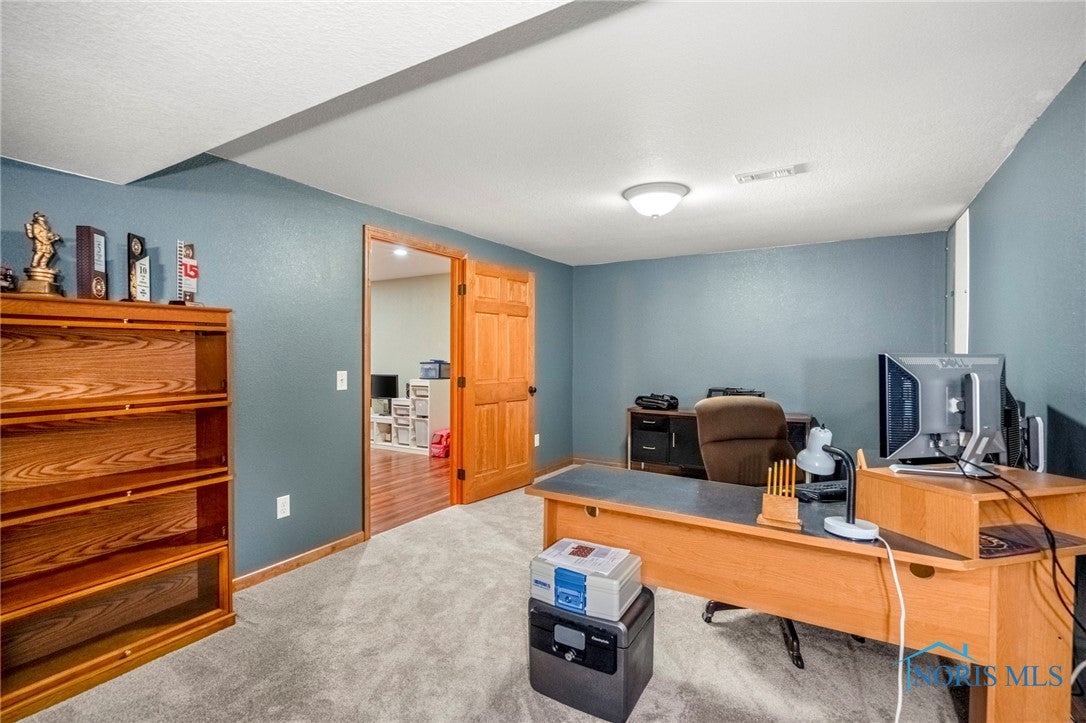 160 Lawai Road Oregon, OH 43616 - Photo 31 of 43 Office