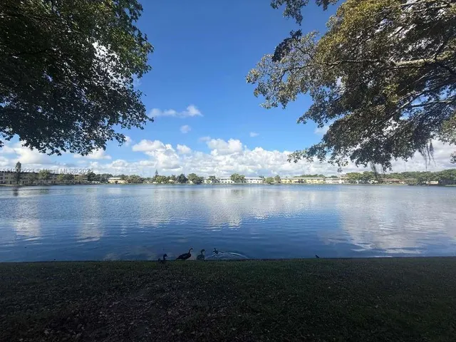 $160,000 | 18900 Northeast 3rd Court, Unit 509, Miami, FL 33179