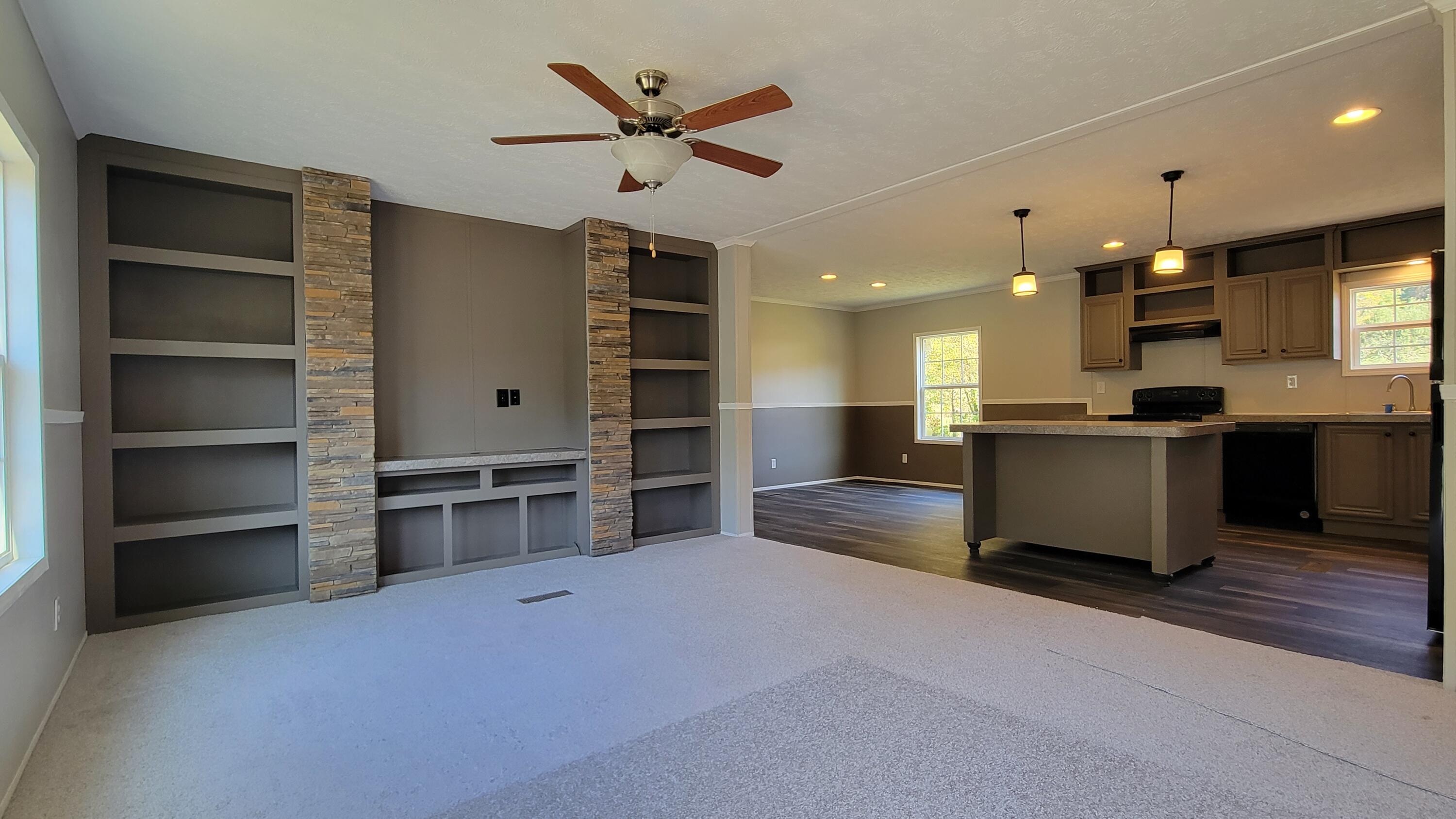 118 Lick Fork Road Middlesboro, KY 40965 - Photo 4 of 28 20221007_113414