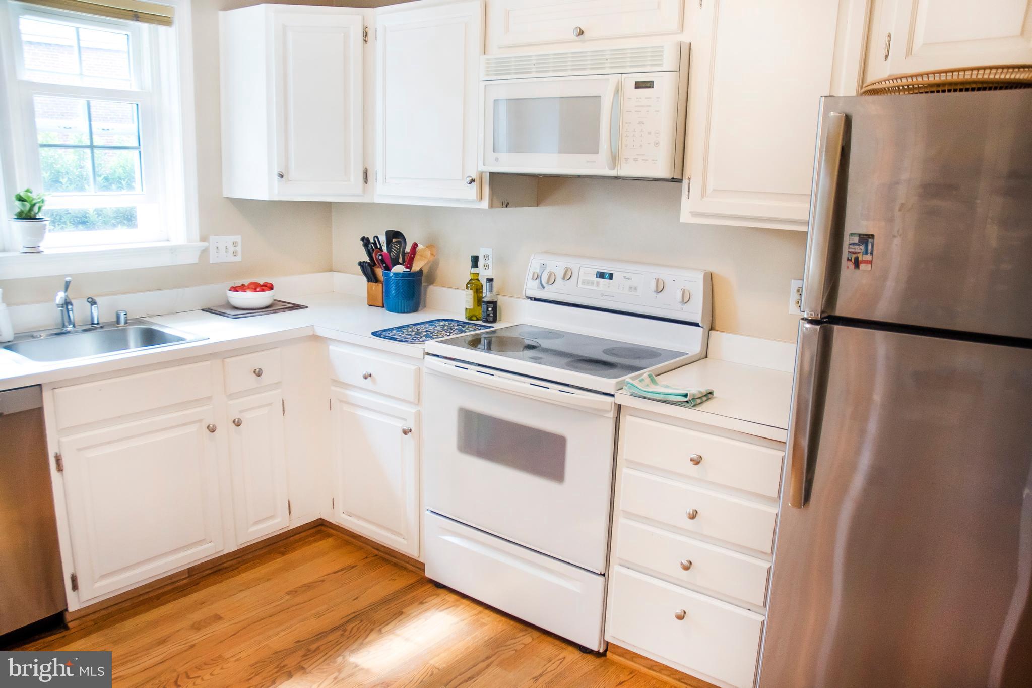 6677 Fairfax Road, Unit 87 Chevy Chase, MD 20815 - Photo 4 of 31 Gallery Image 4
